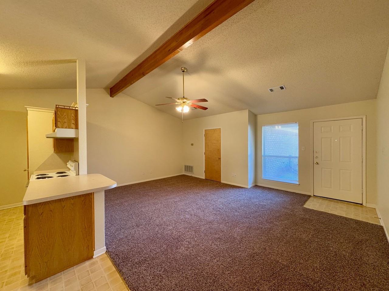 1627 Breezy Dr - Photo 3 of 7
