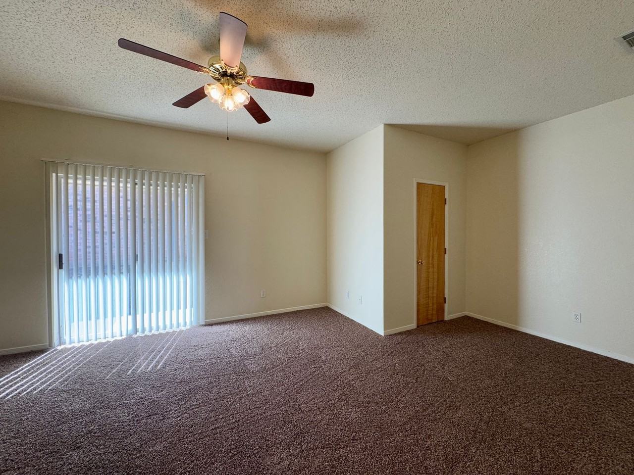 1627 Breezy Dr - Photo 6 of 7