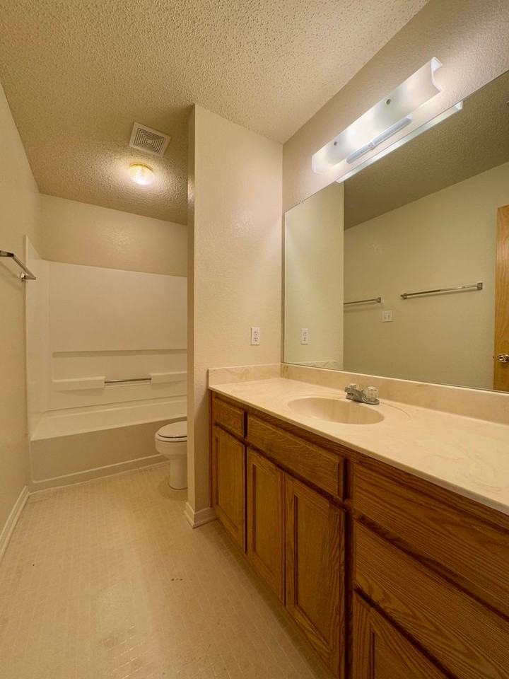 1627 Breezy Dr - Photo 7 of 7