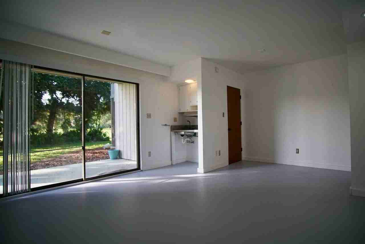 5060 Sherwood Ln - Photo 4 of 14