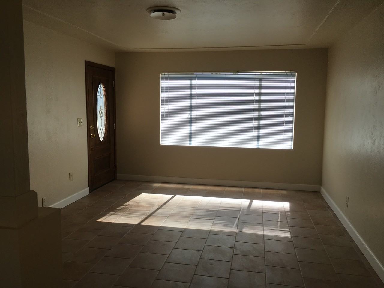 2333 6th St - Photo 3 of 16