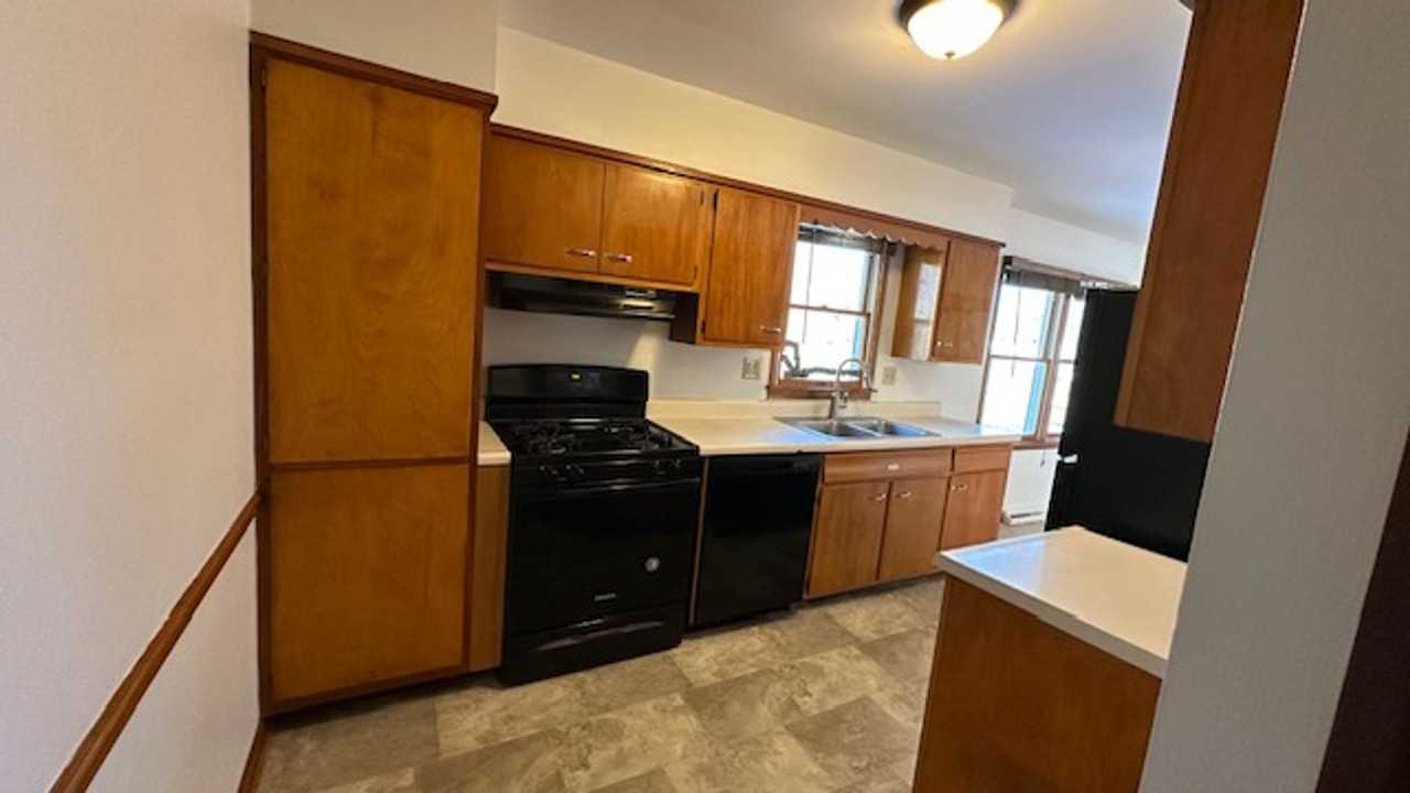 703 Meadowlark Dr - Photo 2 of 17