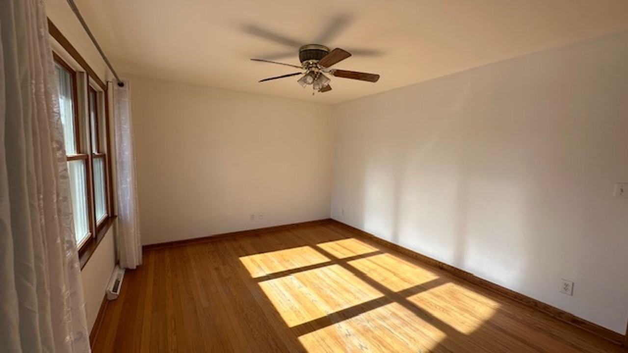 703 Meadowlark Dr - Photo 3 of 17