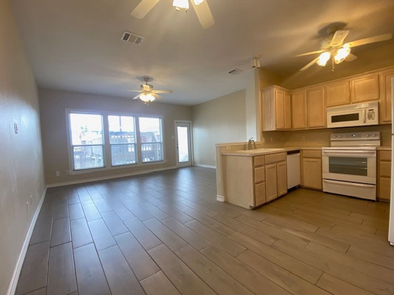 15433 Seamount Cay Ct - Photo 3 of 45