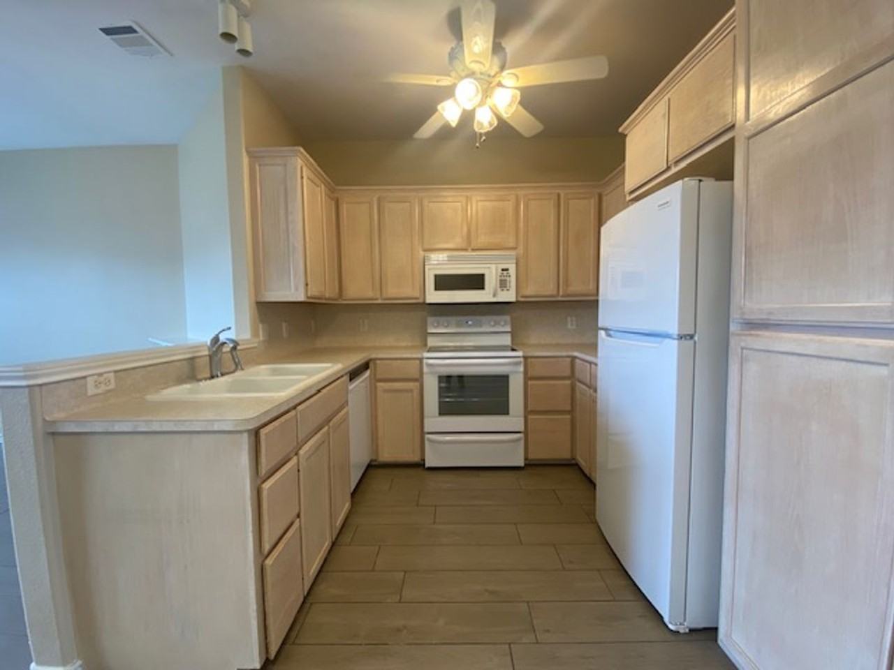 15433 Seamount Cay Ct - Photo 4 of 45