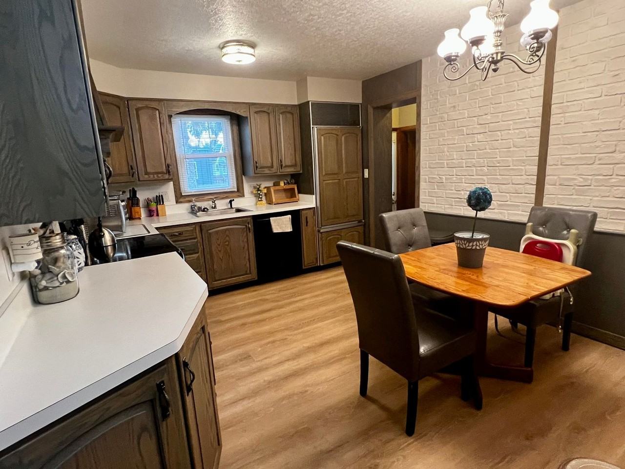 825 Jefferson St - Photo 6 of 12