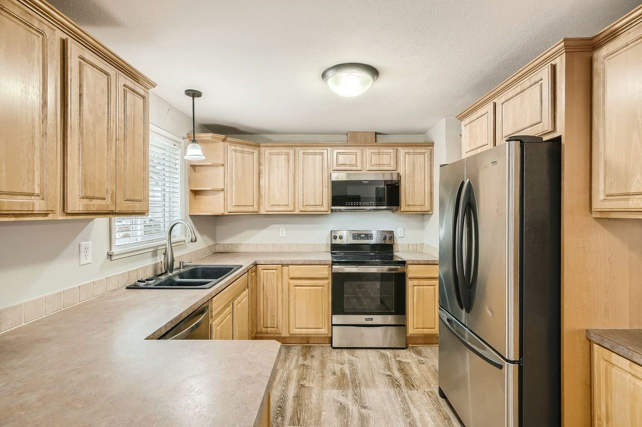 7608 Orting Hwy E - Photo 2 of 11