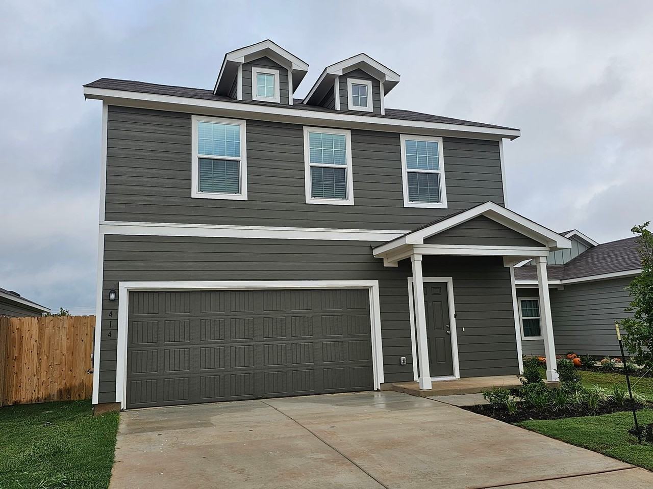 414 Bass Dr - Photo 2 of 30