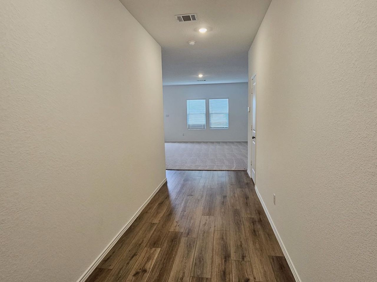 414 Bass Dr - Photo 3 of 30