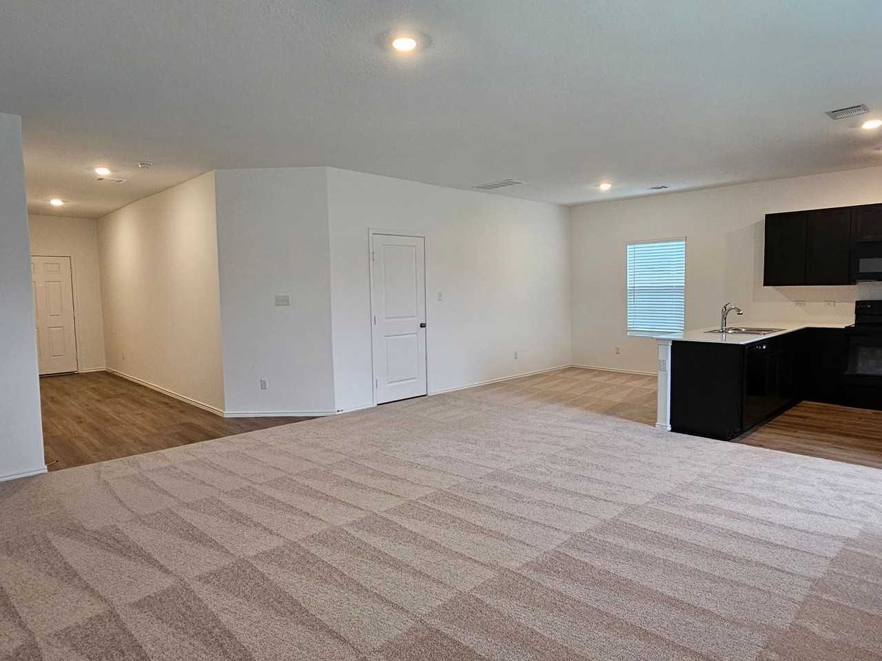 414 Bass Dr - Photo 6 of 30