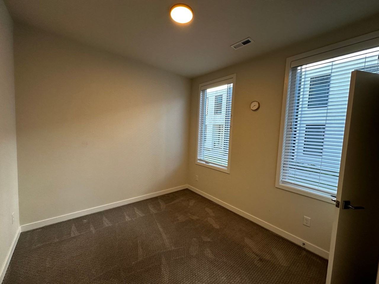 6642 Se 16th Ave - Photo 3 of 32