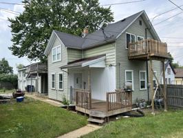 featured image of 922 Elm St
