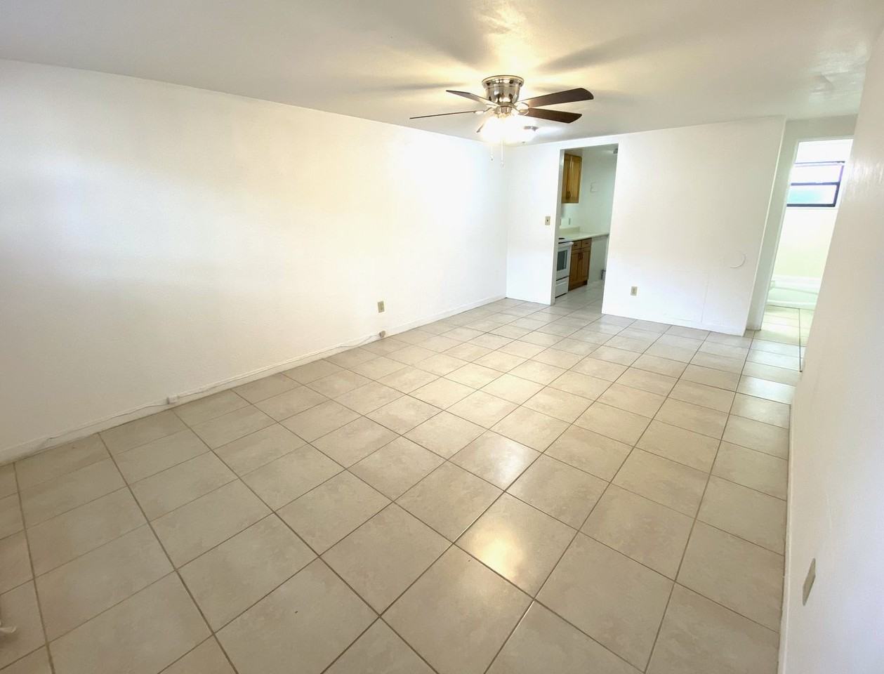 908 Sw 6th Ave - Photo 2 of 21