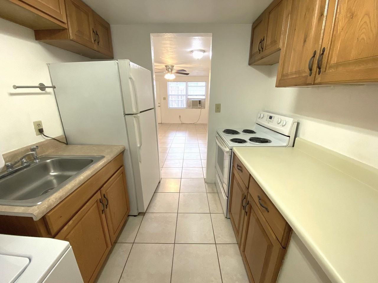 908 Sw 6th Ave - Photo 5 of 21