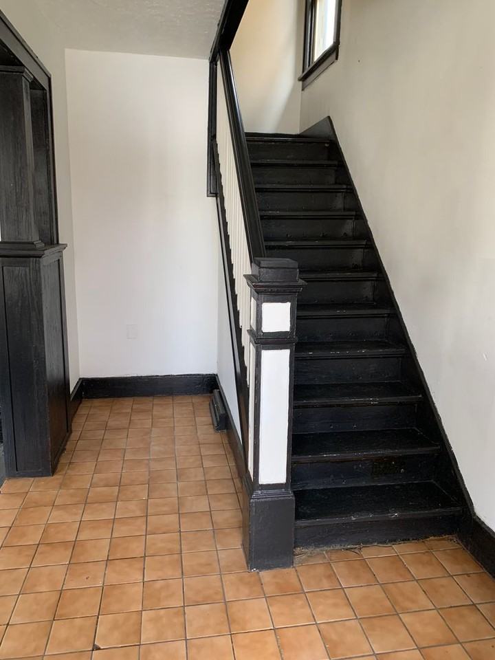 718 Rosswell Ave - Photo 4 of 12