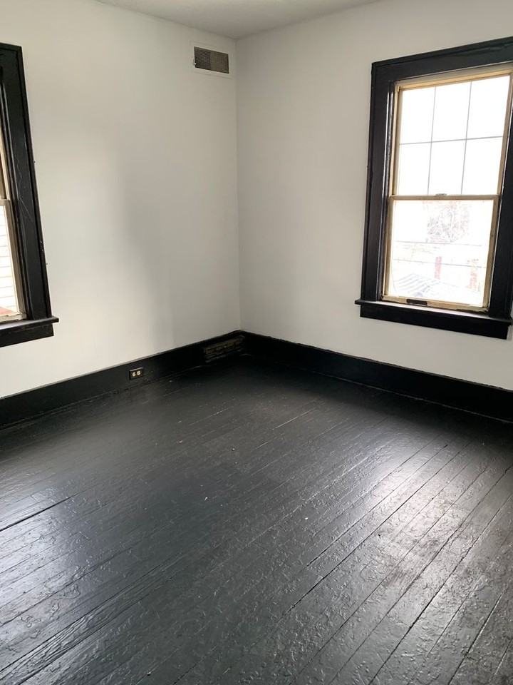 718 Rosswell Ave - Photo 7 of 12