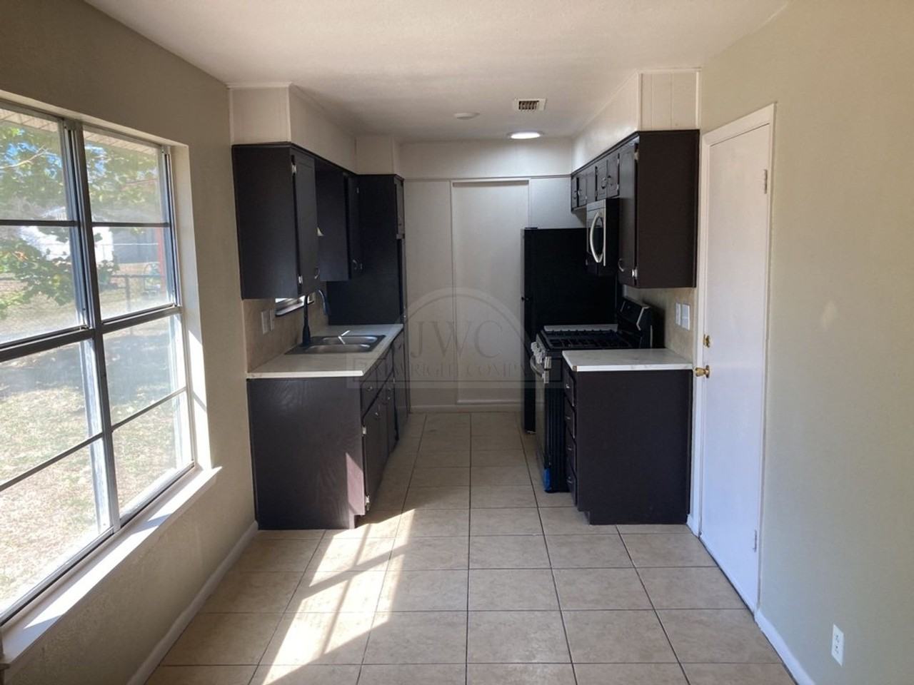 1202 Alta Mira Dr - Photo 5 of 25