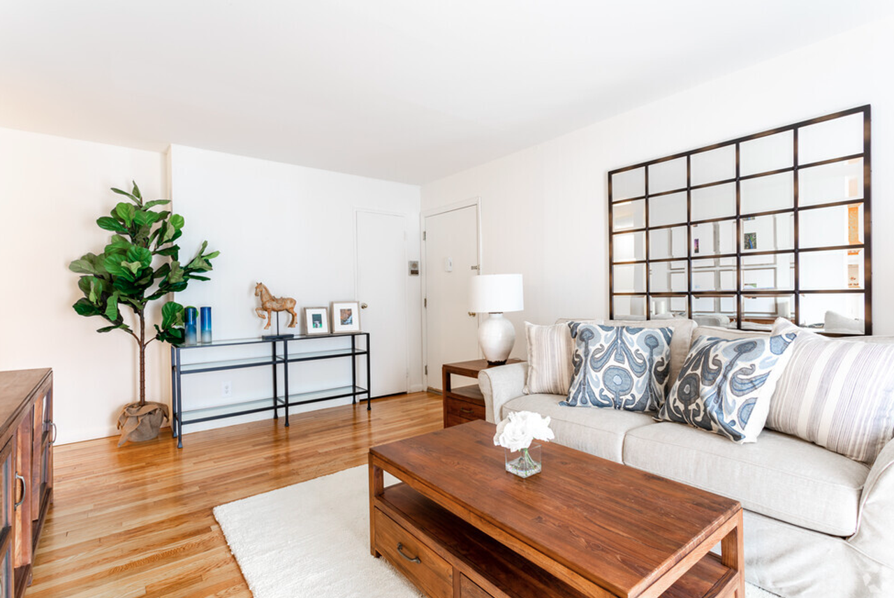 Jasontown II Apartments - Photo 2 of 7