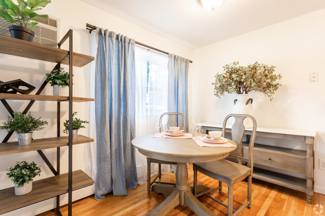 Jasontown II Apartments - Photo 3 of 7