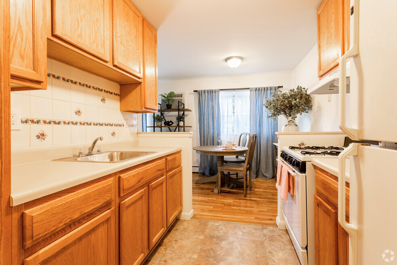 Jasontown II Apartments - Photo 4 of 7