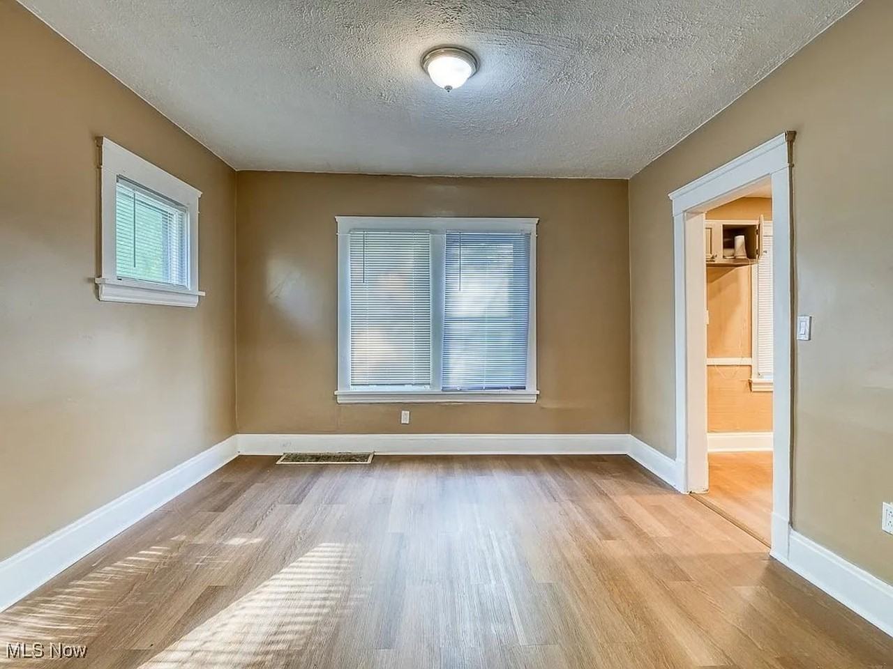 2943 E 130th St - Photo 6 of 11