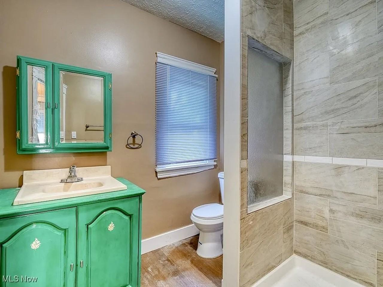 2943 E 130th St - Photo 7 of 11