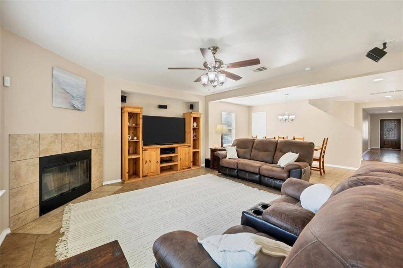 1203 Hyde Park Dr - Photo 5 of 27