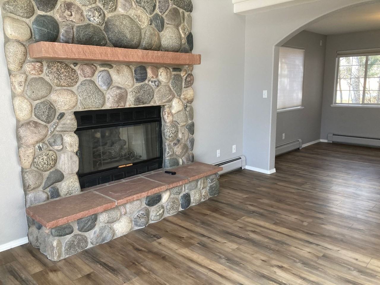 300 Horse Thief Ln - Photo 3 of 39