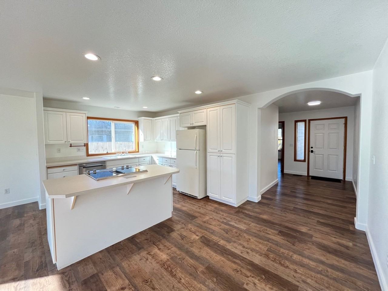 225 W Dartmouth St - Photo 5 of 33