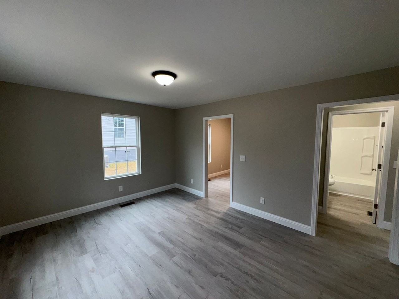 304 E 29th St - Photo 2 of 10