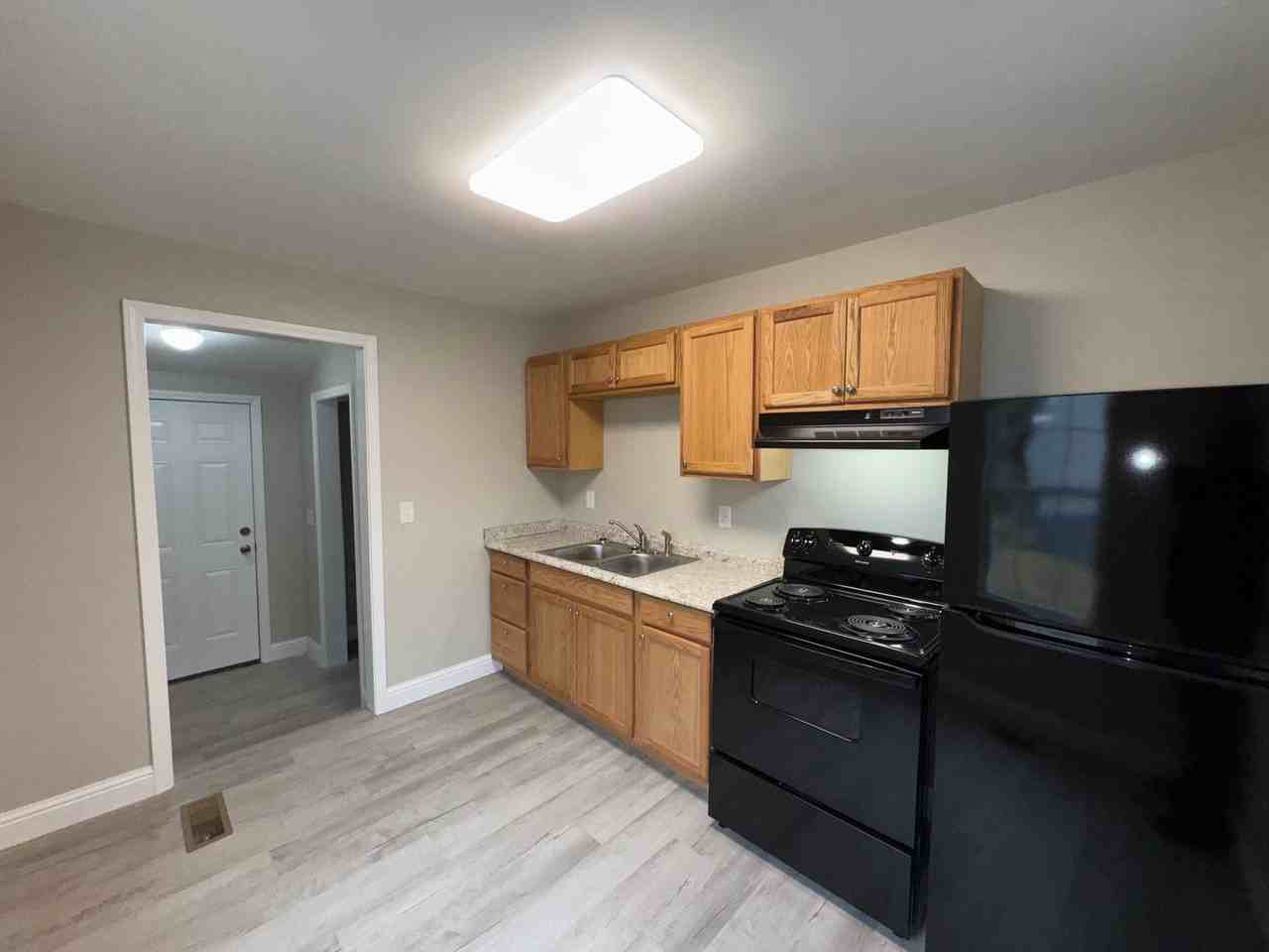 304 E 29th St - Photo 3 of 10