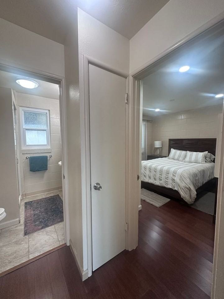 1615A Arch St - Photo 3 of 24