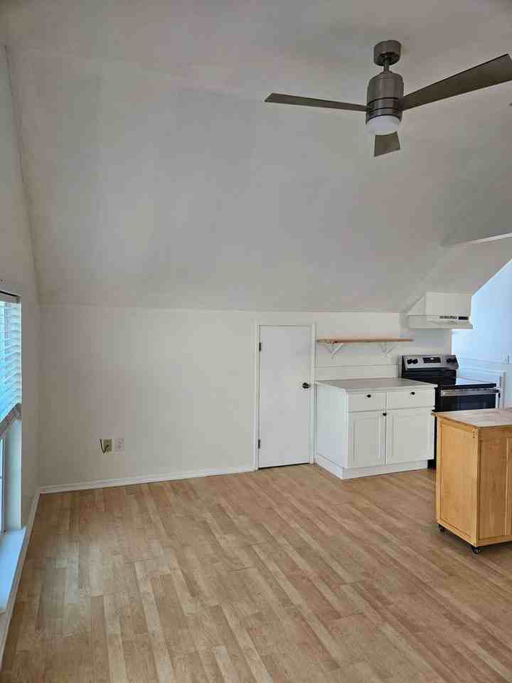 100 S Shepherd St - Photo 3 of 9