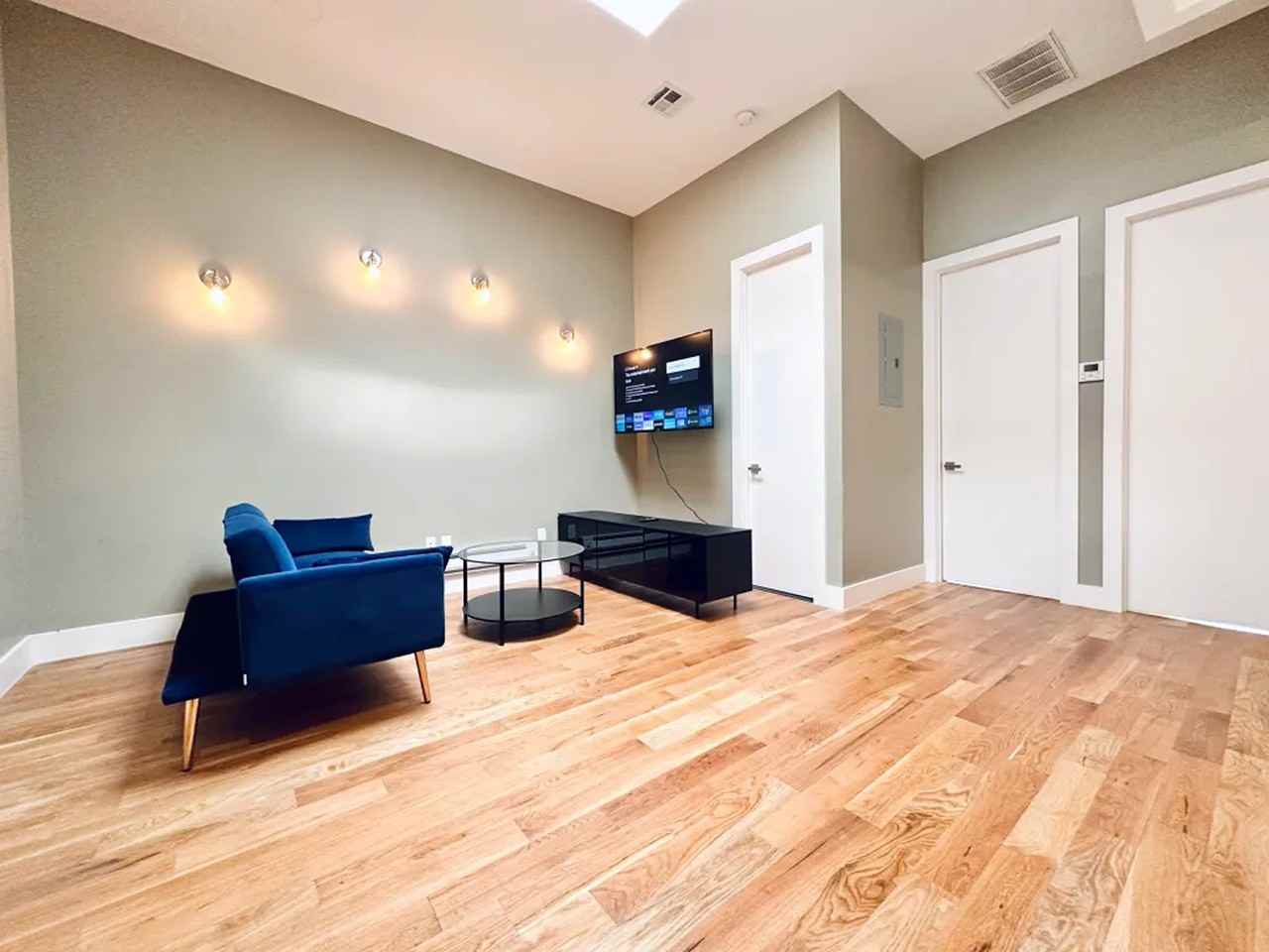 Seneca Ave & Putnam Ave #385 - Photo 4 of 8