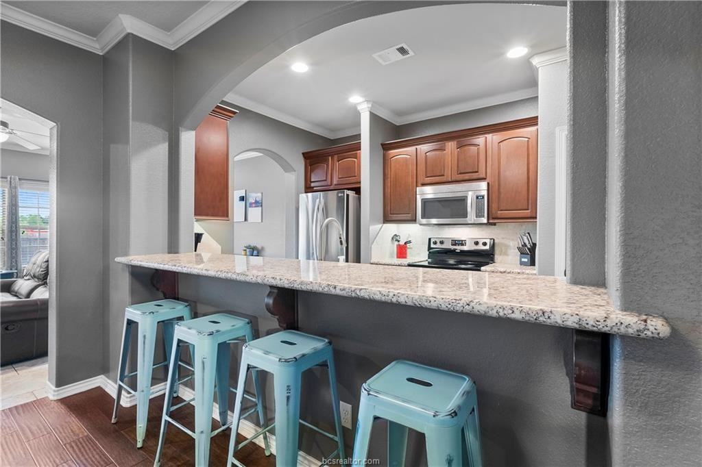 1446 Crescent Ridge Dr #1 - Photo 2 of 37