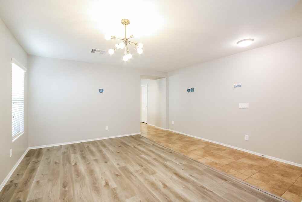 11855 W Robin Ct - Photo 3 of 16