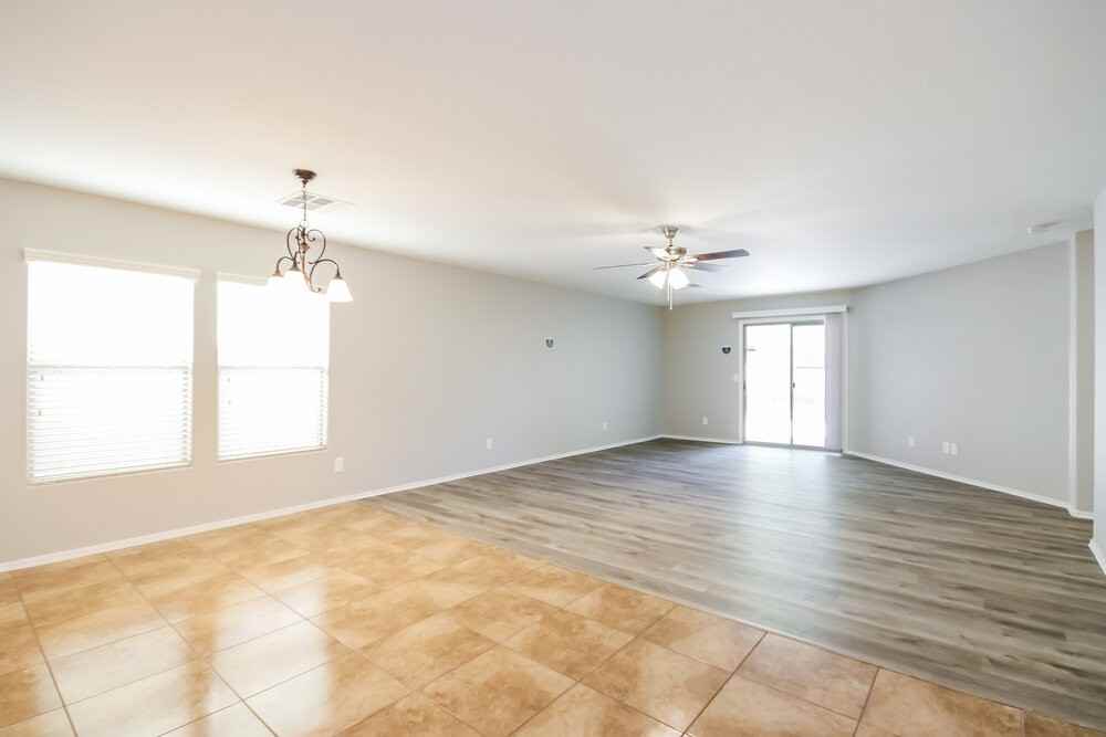 11855 W Robin Ct - Photo 5 of 16