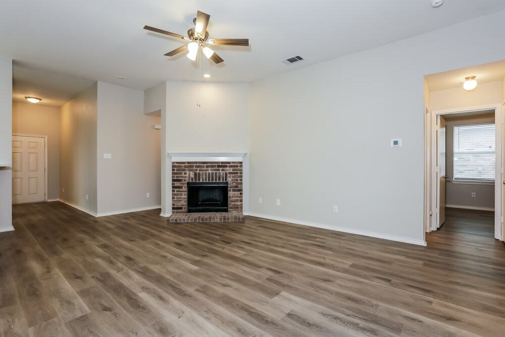 1430 Vermont Ave - Photo 4 of 16