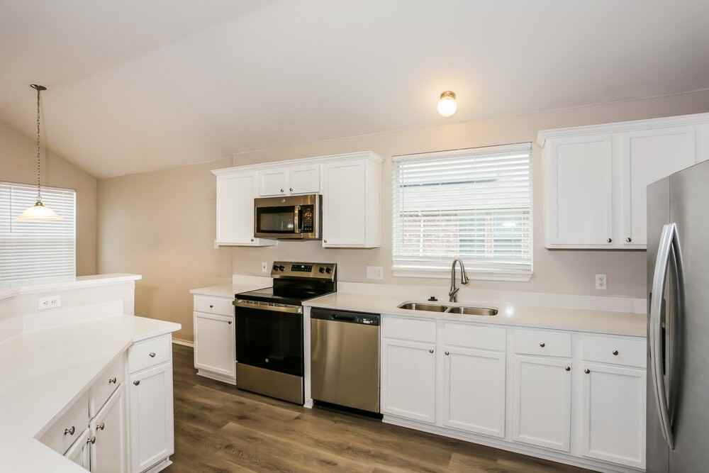 1430 Vermont Ave - Photo 7 of 16