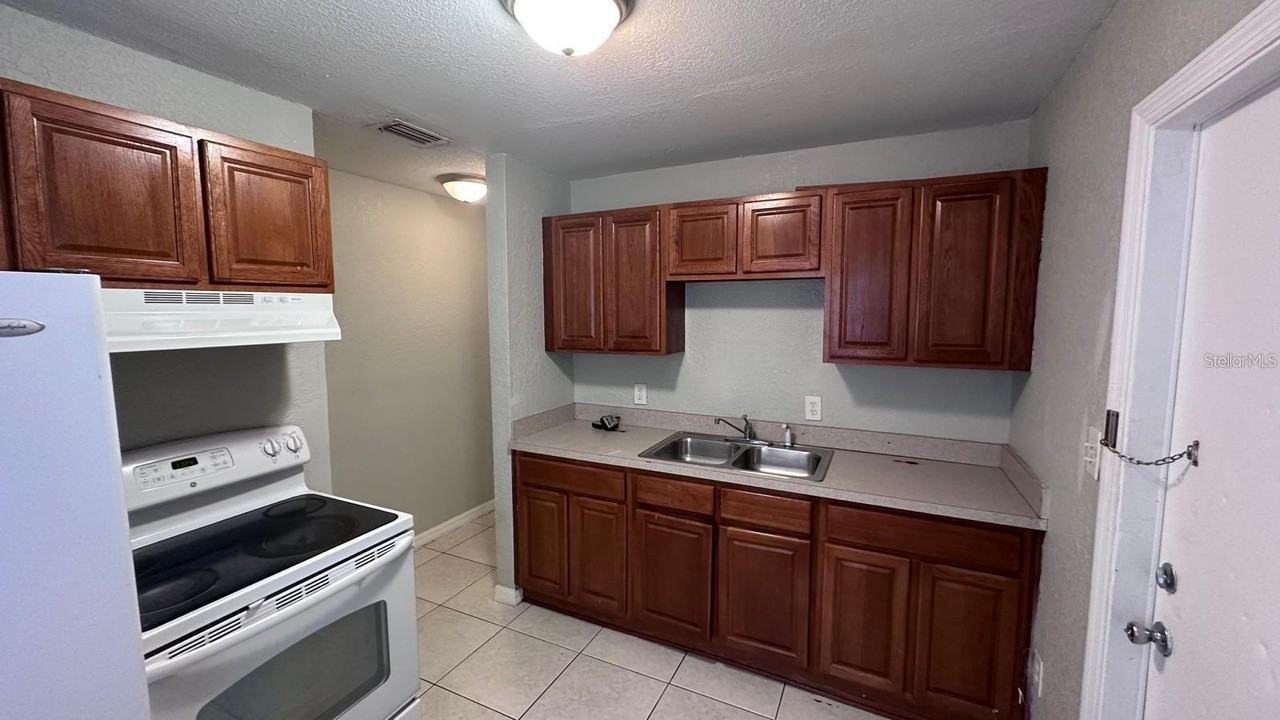 104 Dr Martin Luther King Jr Ave - Photo 3 of 8