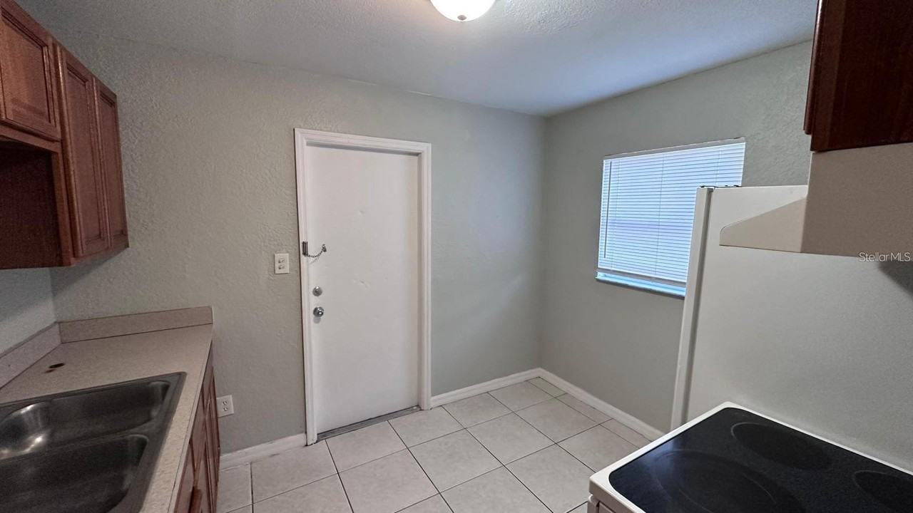 104 Dr Martin Luther King Jr Ave - Photo 4 of 8