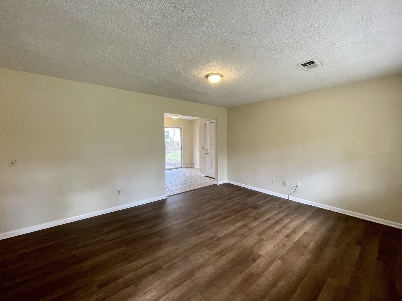 115 Hardwick Road - Photo 2 of 10