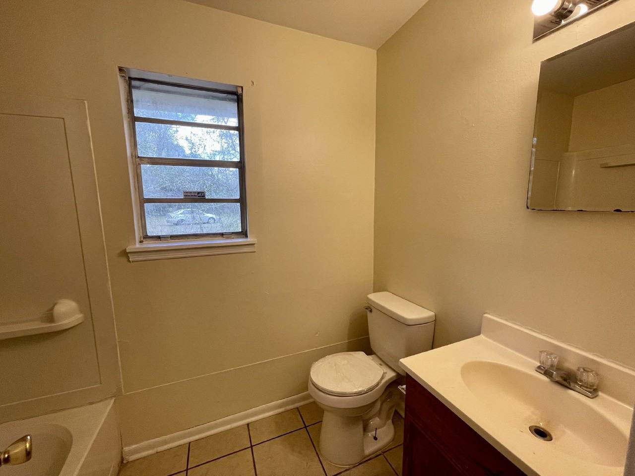 115 Hardwick Road - Photo 5 of 10