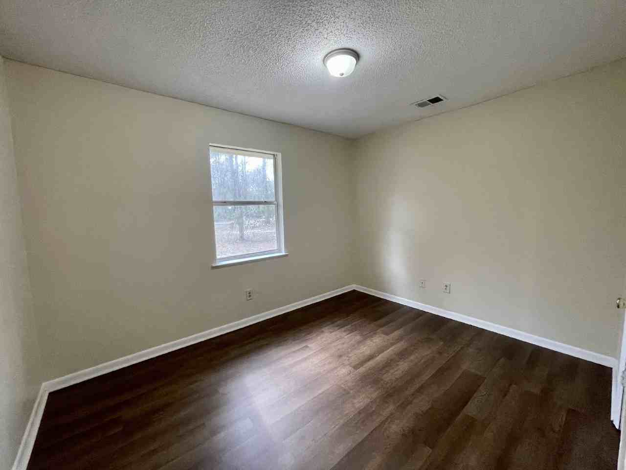 115 Hardwick Road - Photo 7 of 10