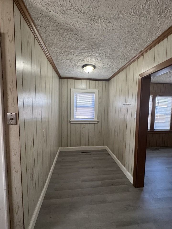 1921 S Everett St - Photo 5 of 9