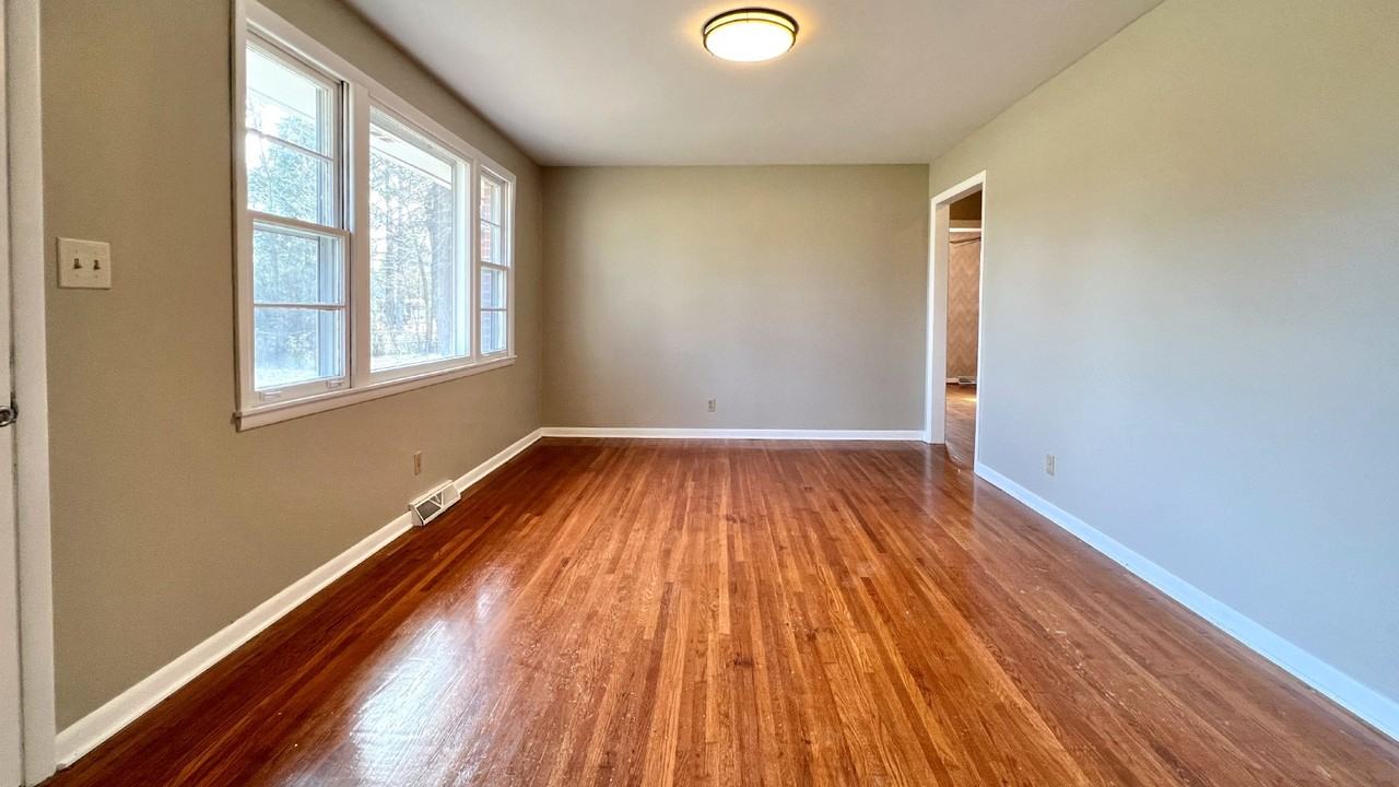 104 Rose St - Photo 2 of 25