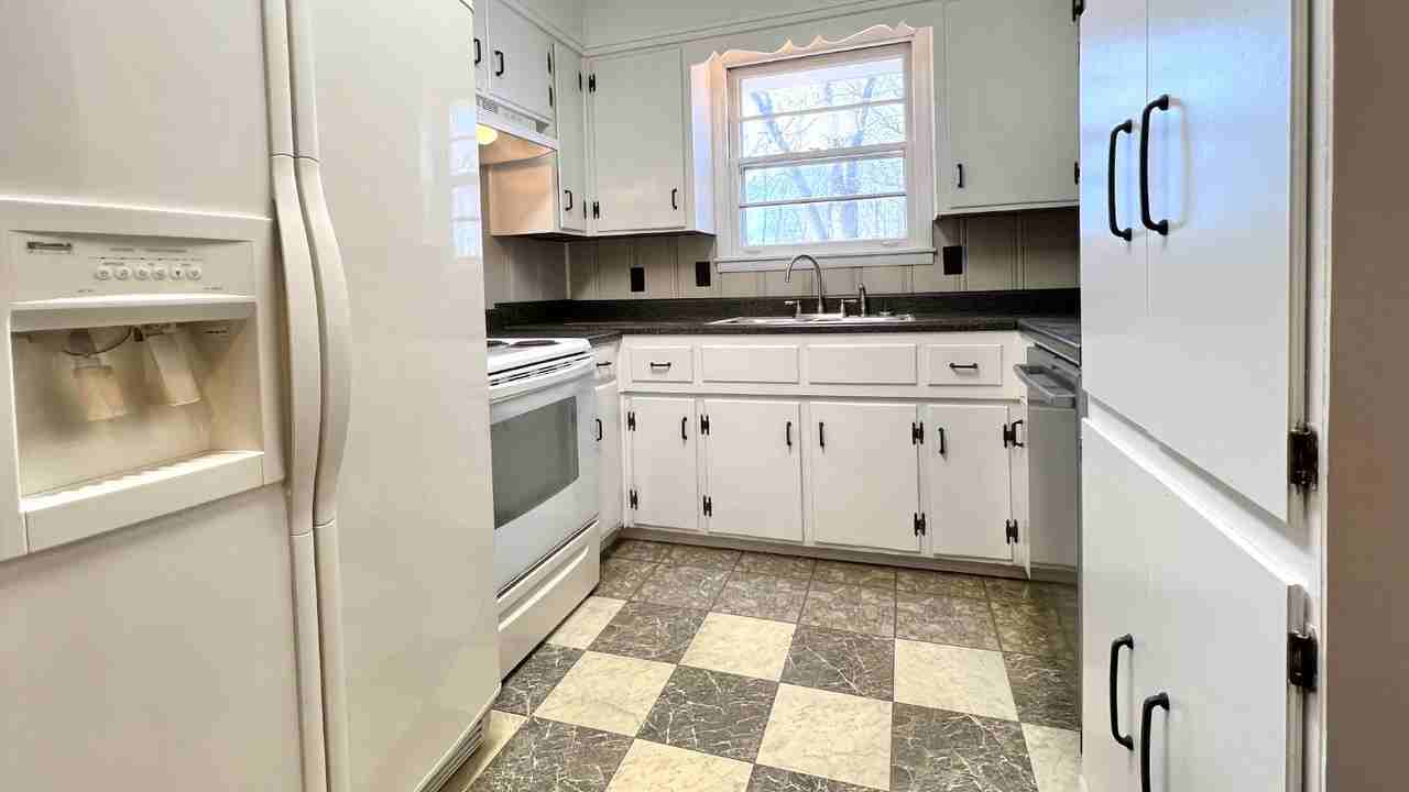 104 Rose St - Photo 6 of 25