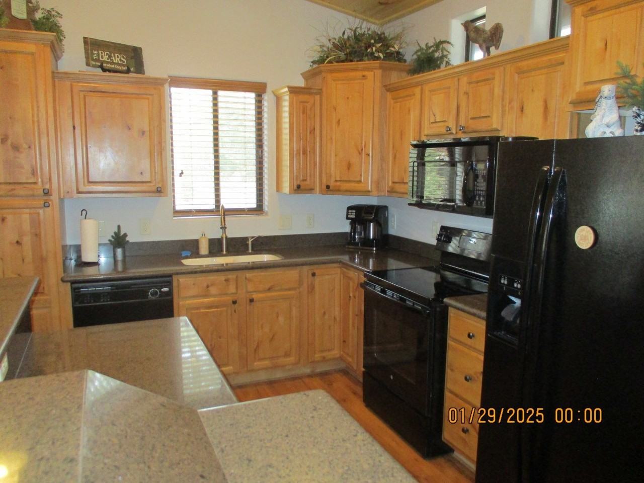 950 S Spirea Ln - Photo 3 of 26