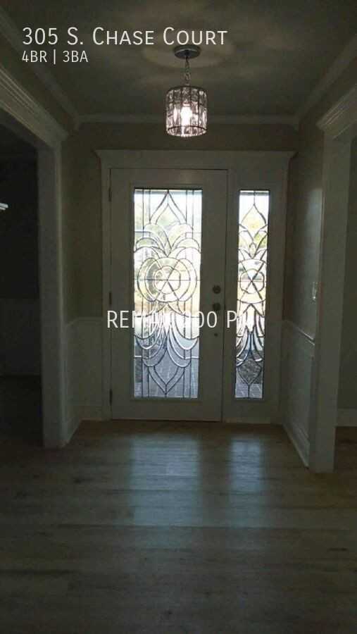 305 S Chase Ct - Photo 2 of 24