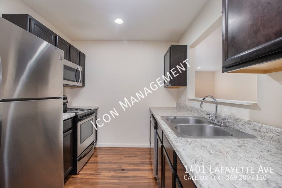 1401 Lafayette Ave - Photo 4 of 19